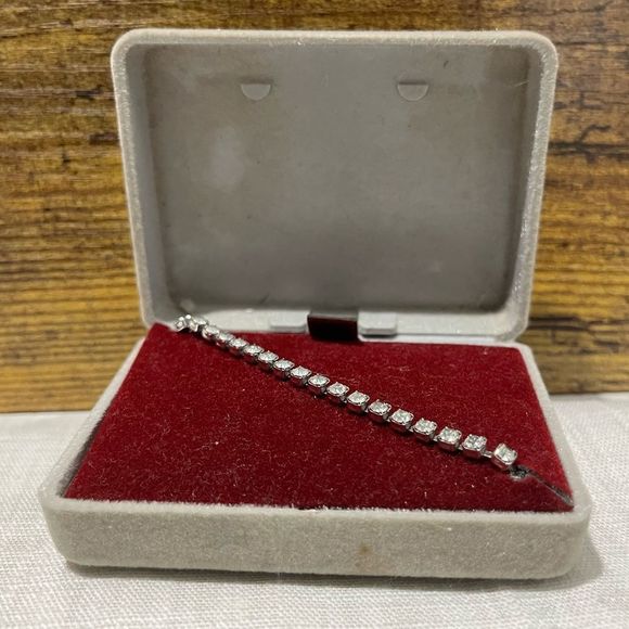 Rhinestone Bracelet - Picture 11 of 12